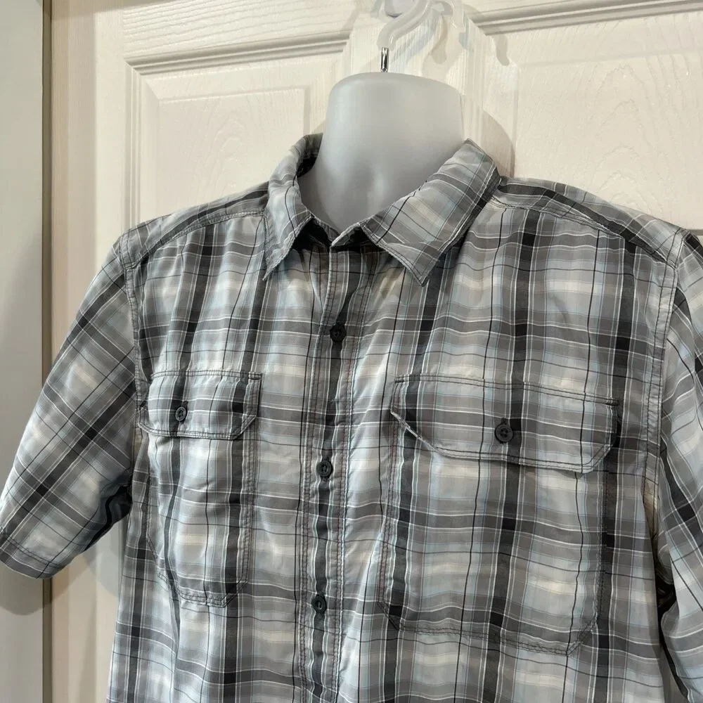 The North Face Mens XL Gray Plaid Short Sleeve Hiking Fishing Performance Shirt